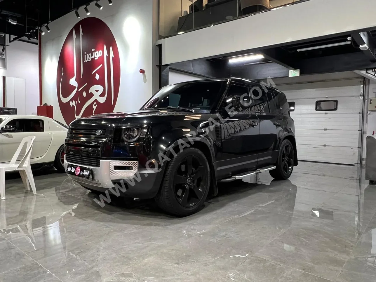 لاند روفر ديفيندر 110 اس اي 2023 اوتوماتيك 98,000 كم 4 سلندر دفع رباعي اس يو في أسود تحت الضمان
