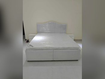 Beds - Lifestyle  - King  - White  - Mattress Included  - With Bedside Table