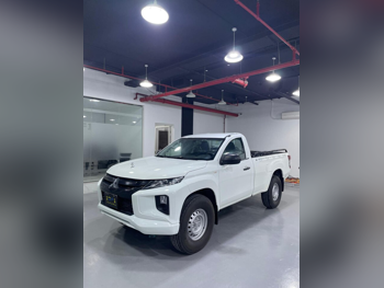 ميتسوبيشي  بيك أب  2023  عادي  56,000 كم  4 سلندر  دفع رباعي  بيكب  أبيض  تحت الضمان