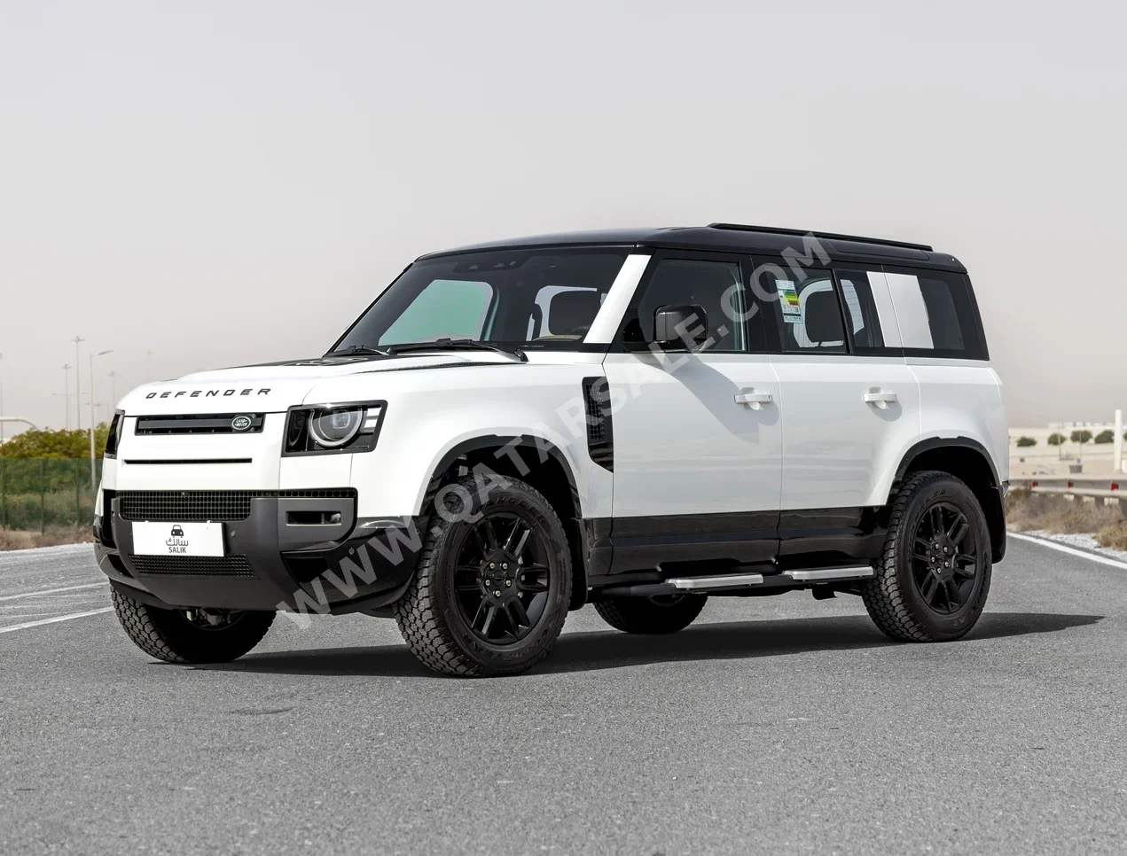لاند روفر ديفيندر 4 سلندر إس يو في 4 في 4 أبيض 2026