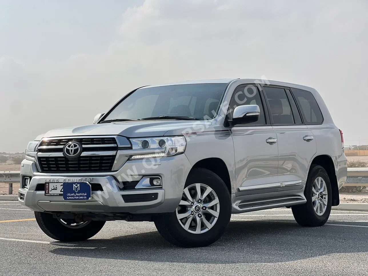 تويوتا لاند كروزر جي اكس ار 2021 اوتوماتيك 147,000 كم 8 سلندر دفع رباعي اس يو في فضي