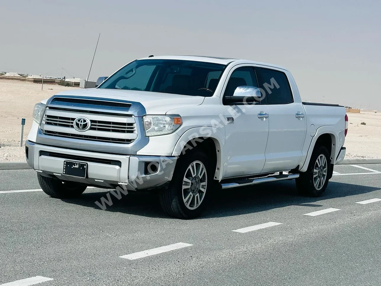 Toyota  Tundra  TRD  2014  Automatic  198,000 Km  8 Cylinder  Four Wheel Drive (4WD)  Pick Up  White