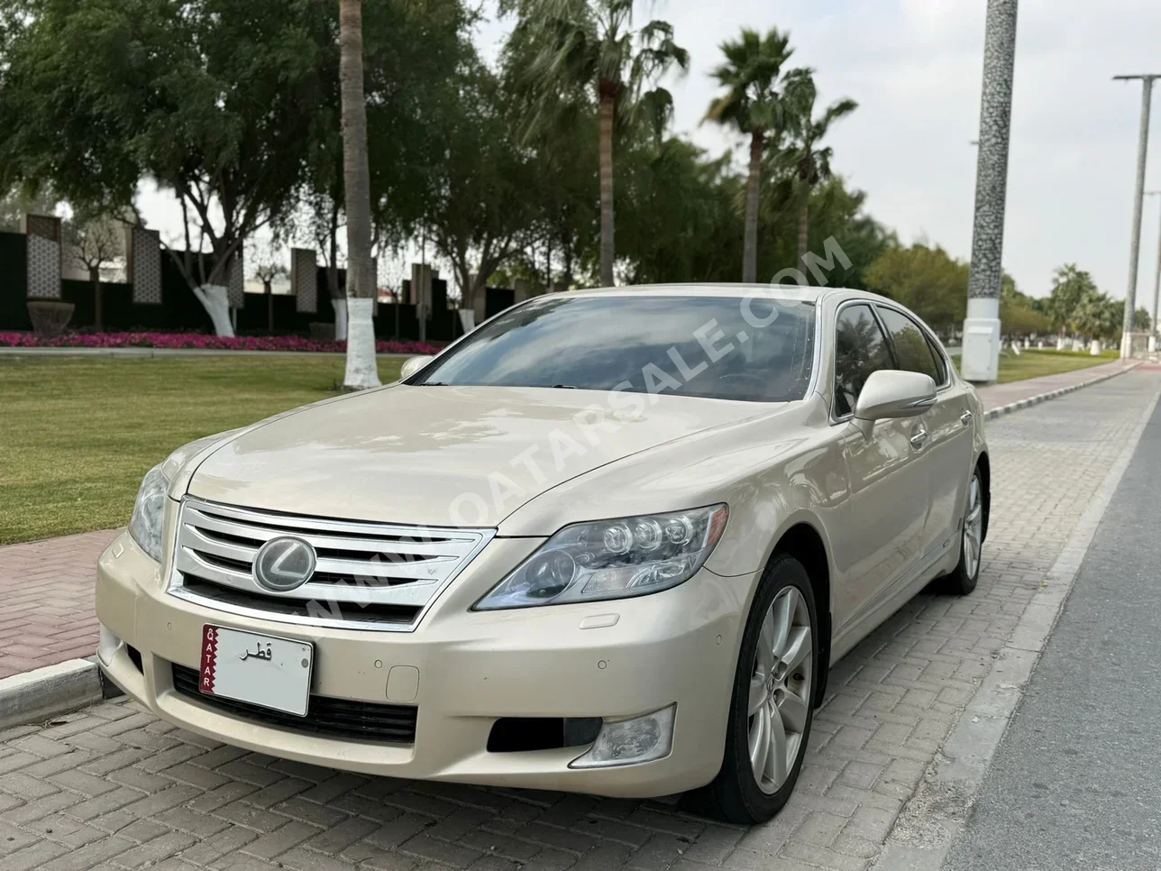 لكزس ال اس 600 اج ال 2011 اوتوماتيك 118,000 كم 8 سلندر دفع خلفي سيدان بيج