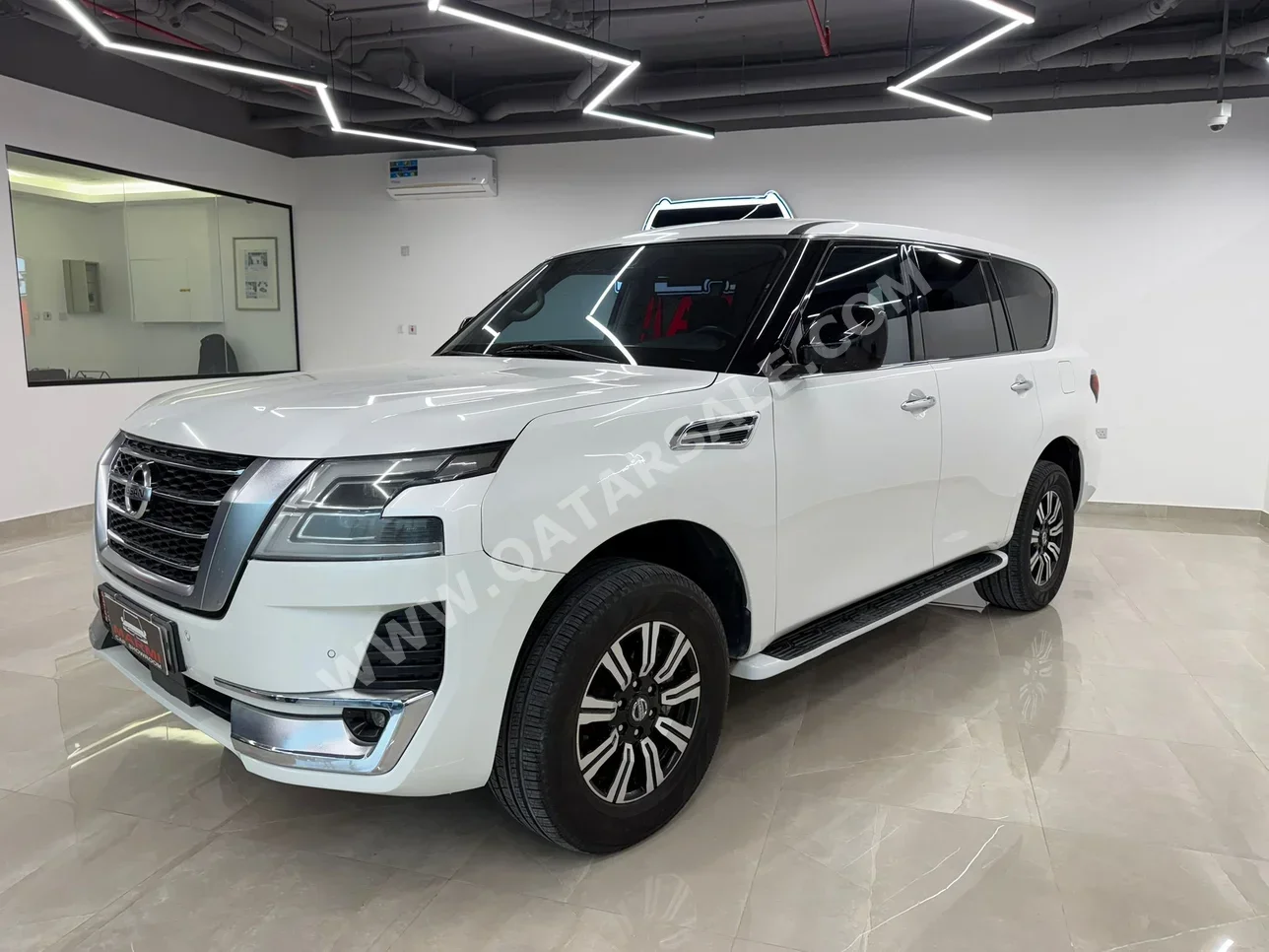 نيسان باترول أكس أي 2020 اوتوماتيك 206,000 كم 6 سلندر دفع رباعي اس يو في أبيض