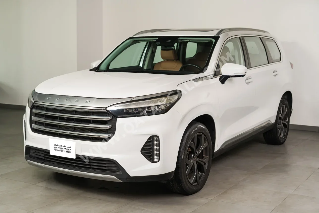 Exeed  VX  2023  Automatic  42,843 Km  4 Cylinder  All Wheel Drive (AWD)  SUV  White  With Warranty