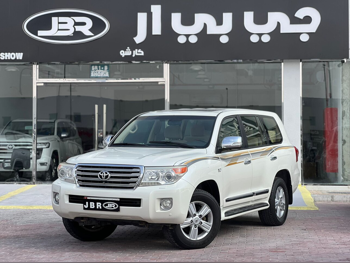 Toyota  Land Cruiser  VXR  2014  Automatic  262,000 Km  8 Cylinder  Four Wheel Drive (4WD)  SUV  White