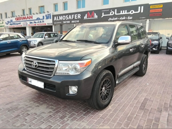 تويوتا  لاند كروزر  جي اكس ار  2012  اوتوماتيك  420,000 كم  8 سلندر  دفع رباعي  اس يو في  رمادي