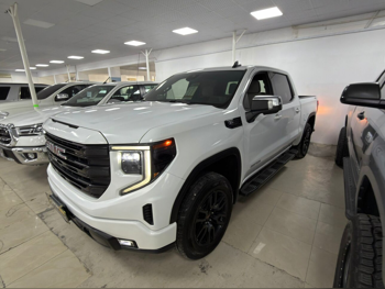 جي ام سي  سييرا  1500  2022  اوتوماتيك  141,000 كم  8 سلندر  دفع رباعي  بيكب  أبيض