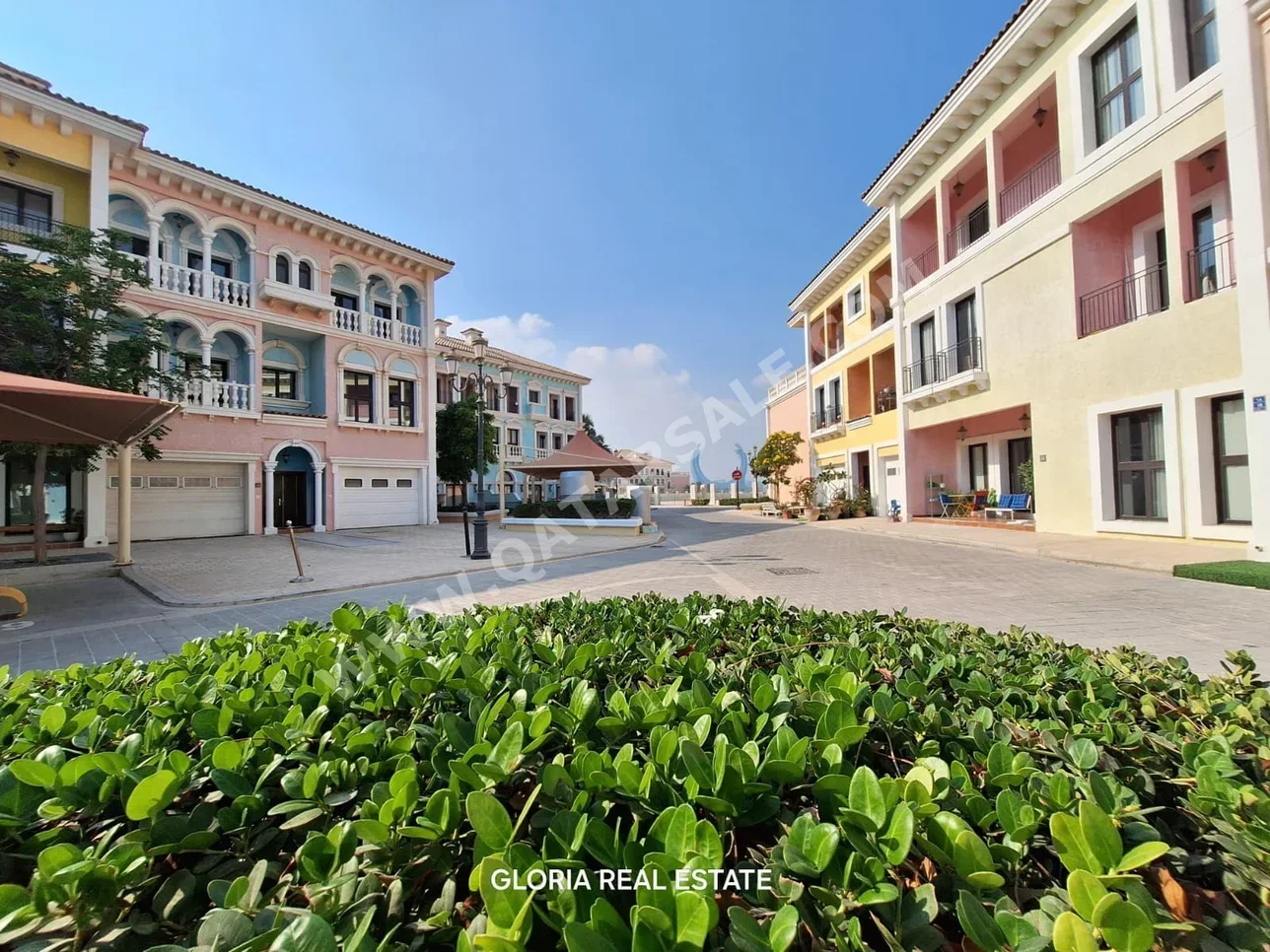 تاون هاوس  - نصف مفروشة  - الدوحة  - اللؤلؤة  - 2 غرف نوم