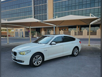 بي ام دبليو  الفئة - الخامسة  550I جي تي  2012  اوتوماتيك  155,900 كم  6 سلندر  دفع خلفي  هاتشباك  أبيض