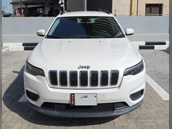 جييب  شيروكي  سبورت  2020  اوتوماتيك  42,000 كم  6 سلندر  دفع رباعي  اس يو في  أبيض