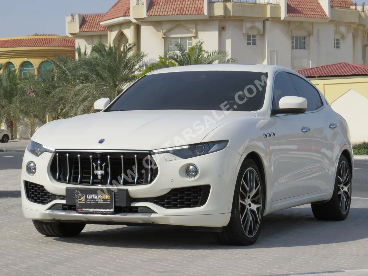 مزاراتي ليفانت 2017 اوتوماتيك 79,000 كم 6 سلندر دفع كلي مستمر اس يو في أبيض