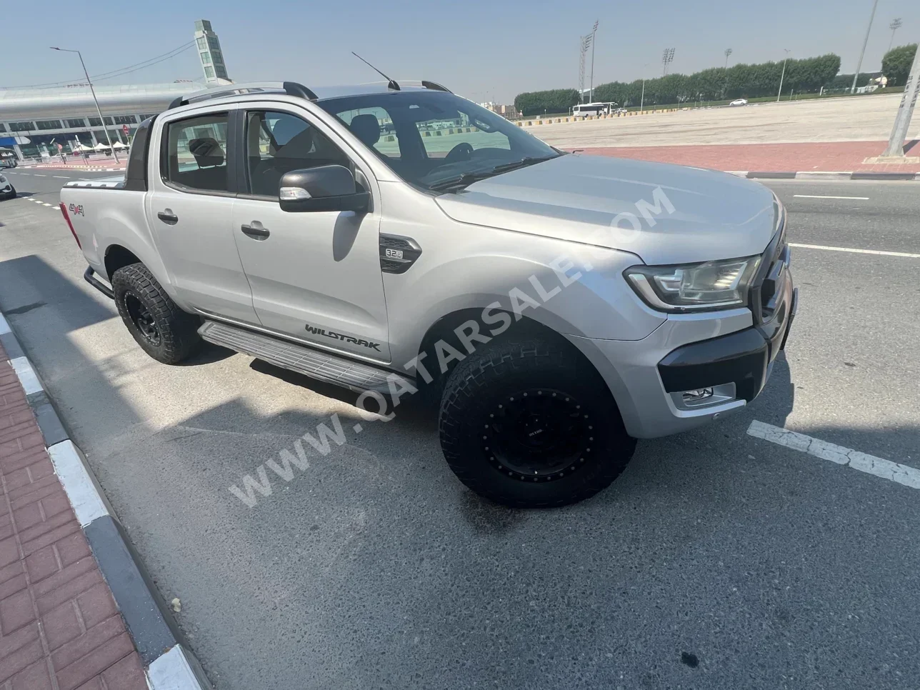 فورد رانجر والترك 2017 اوتوماتيك 162,440 كم 5 سلندر دفع رباعي بيكب فضي