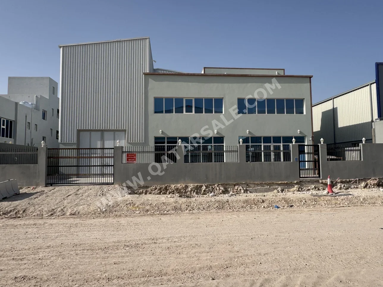 Warehouses & Stores - Al Wakrah - Barkit Al Awamer -Area Size: 1000 Square Meter