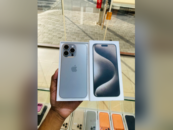 هواتف نقالة ابل  - ايفون 15  - برو ماكس  - تيتانيوم طبيعي  - تحت الضمان