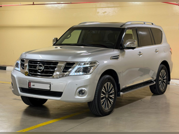 Nissan  Patrol  Platinum  2017  Automatic  183,000 Km  6 Cylinder  Four Wheel Drive (4WD)  SUV  Silver