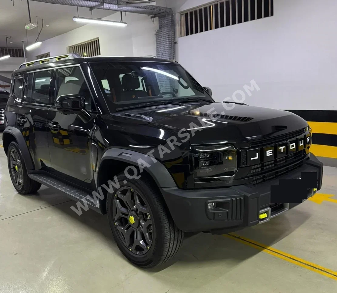 جيتور تي 2 لكجري 2025 اوتوماتيك 28,000 كم 4 سلندر دفع رباعي اس يو في أسود تحت الضمان