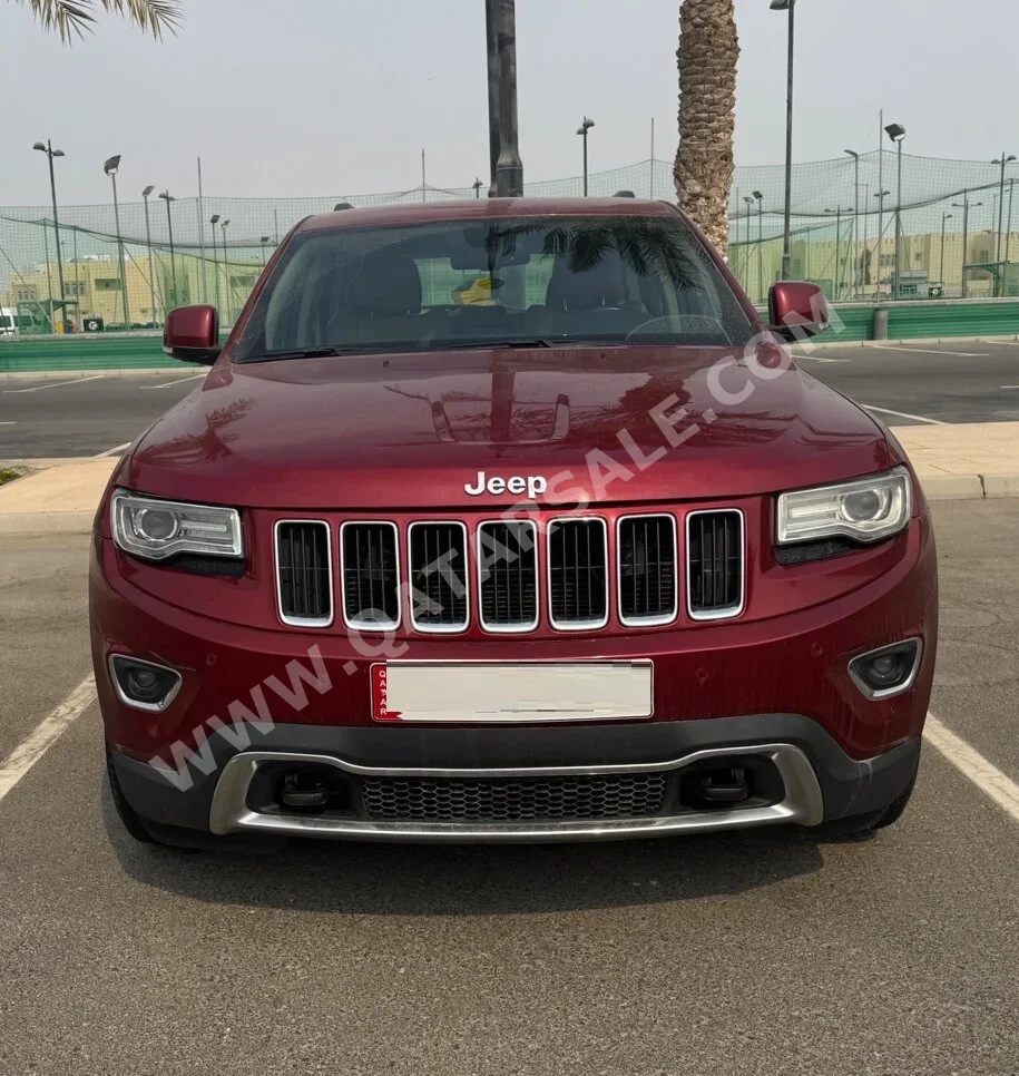 جييب جراند شيروكي ليميتد 2015 اوتوماتيك 80,000 كم 8 سلندر دفع رباعي اس يو في أحمر