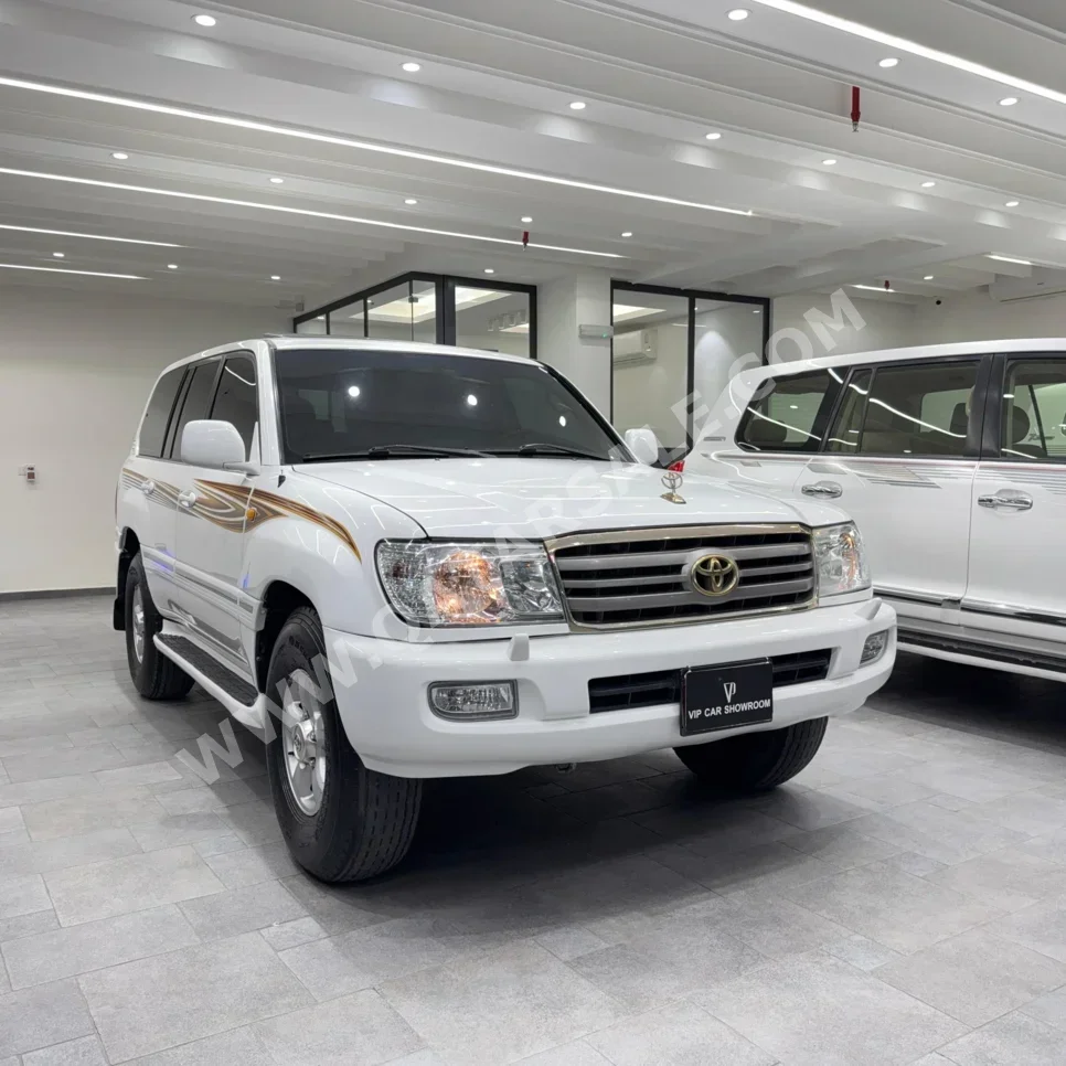 تويوتا  لاند كروزر  جي اكس ار - لمتيد  2007  اوتوماتيك  397,000 كم  6 سلندر  دفع رباعي  اس يو في  أبيض