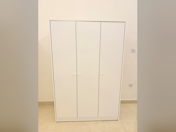 خزائن ودواليب الملابس والزينة - ايكيا - خزائن - أبيض