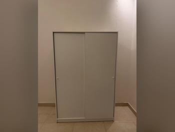 خزائن ودواليب الملابس والزينة - ايكيا - خزائن - أبيض