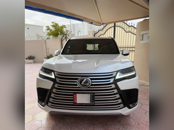 لكزس  ال اكس  600 في اي بي  2023  اوتوماتيك  50,000 كم  6 سلندر  دفع رباعي  اس يو في  أبيض لؤلؤي  تحت الضمان