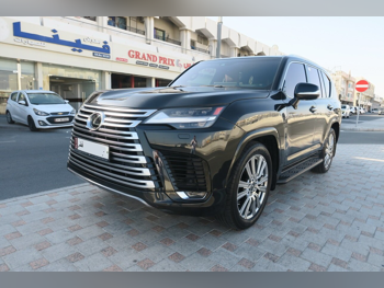 لكزس  ال اكس  600 في اي بي  2023  اوتوماتيك  28,000 كم  6 سلندر  دفع رباعي  اس يو في  أسود  تحت الضمان