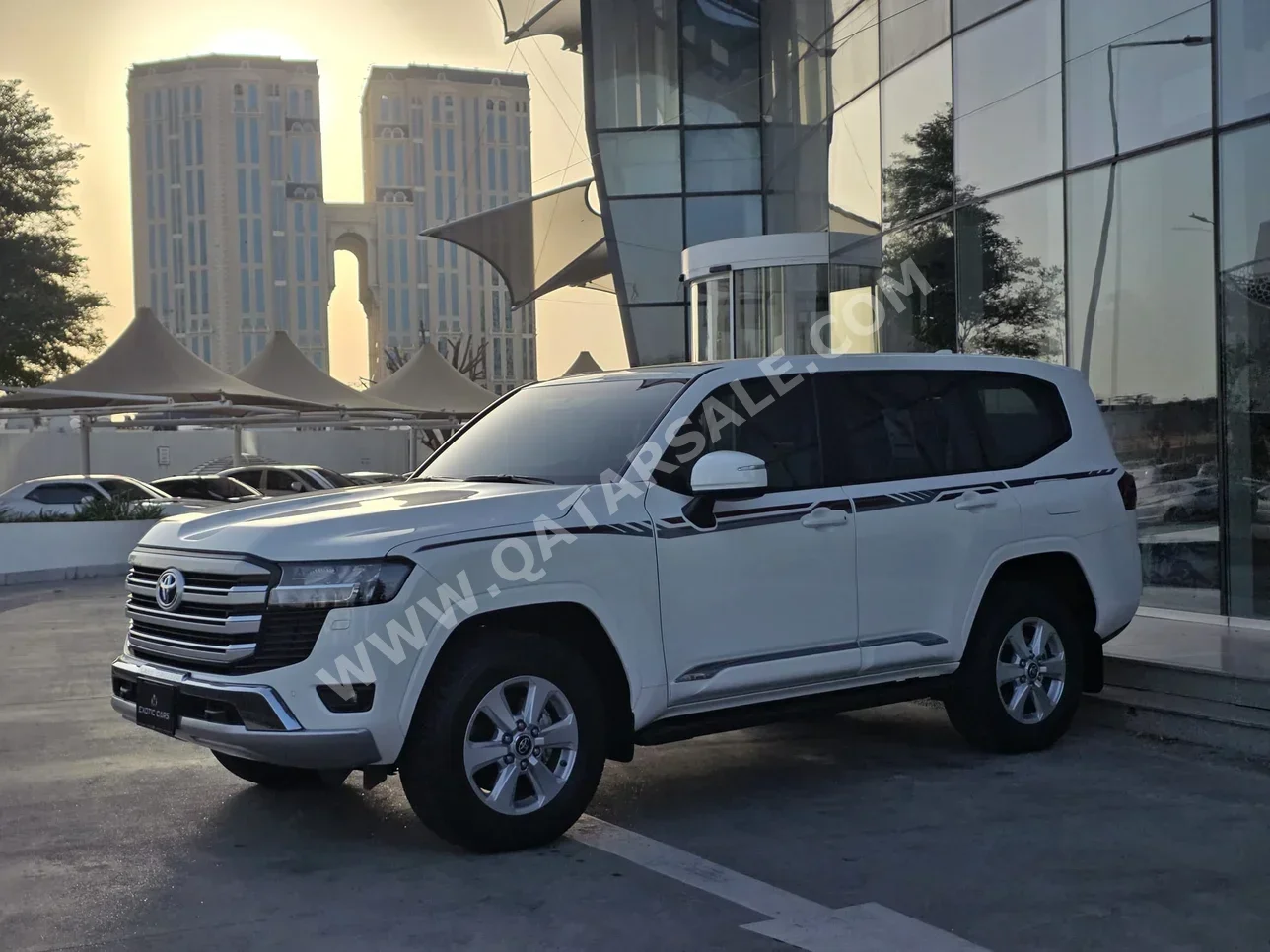 Toyota  Land Cruiser  GXR  2025  Automatic  4,300 Km  6 Cylinder  Four Wheel Drive (4WD)  SUV  Silver  With Warranty