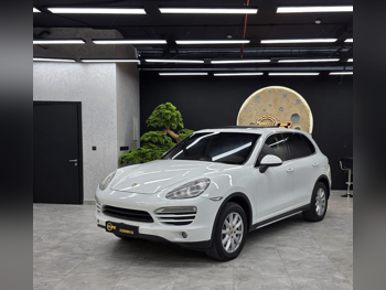 بورش  كيان  2013  اوتوماتيك  240,000 كم  6 سلندر  دفع رباعي  اس يو في  أبيض