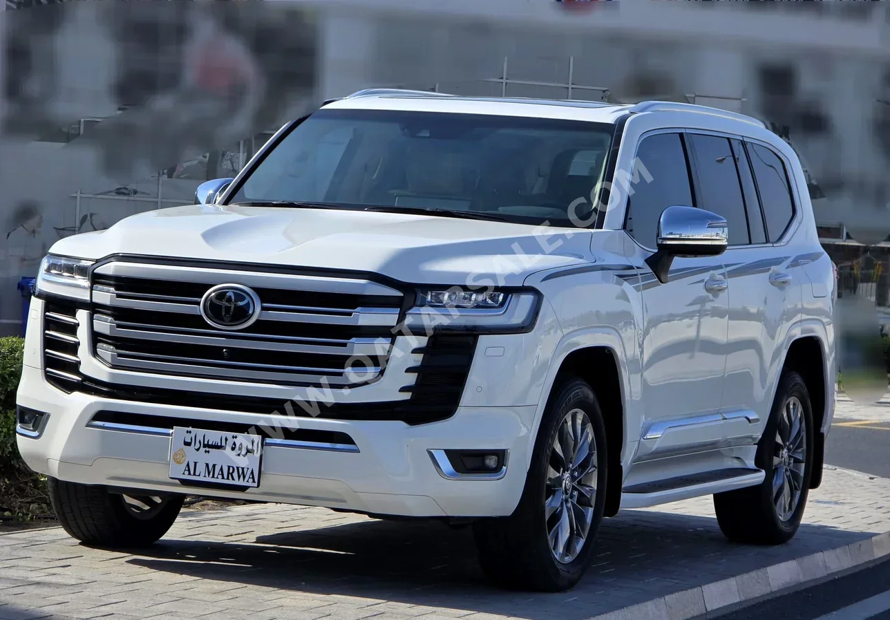 Toyota  Land Cruiser  VXR Twin Turbo  2024  Automatic  19,000 Km  6 Cylinder  Four Wheel Drive (4WD)  SUV  White  With Warranty