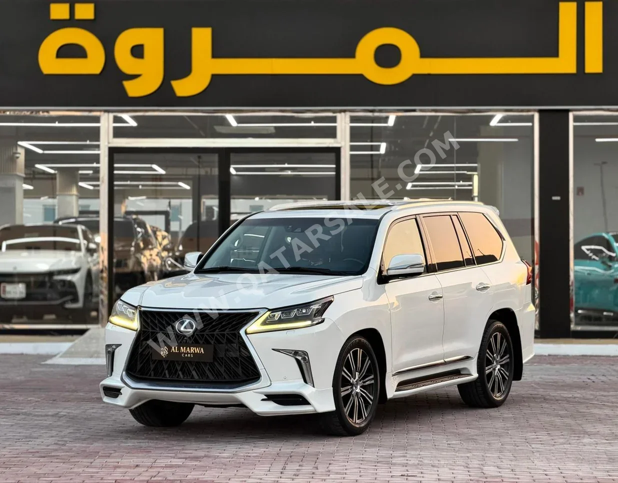 Lexus  LX  570  2016  Automatic  350,000 Km  8 Cylinder  Four Wheel Drive (4WD)  SUV  White