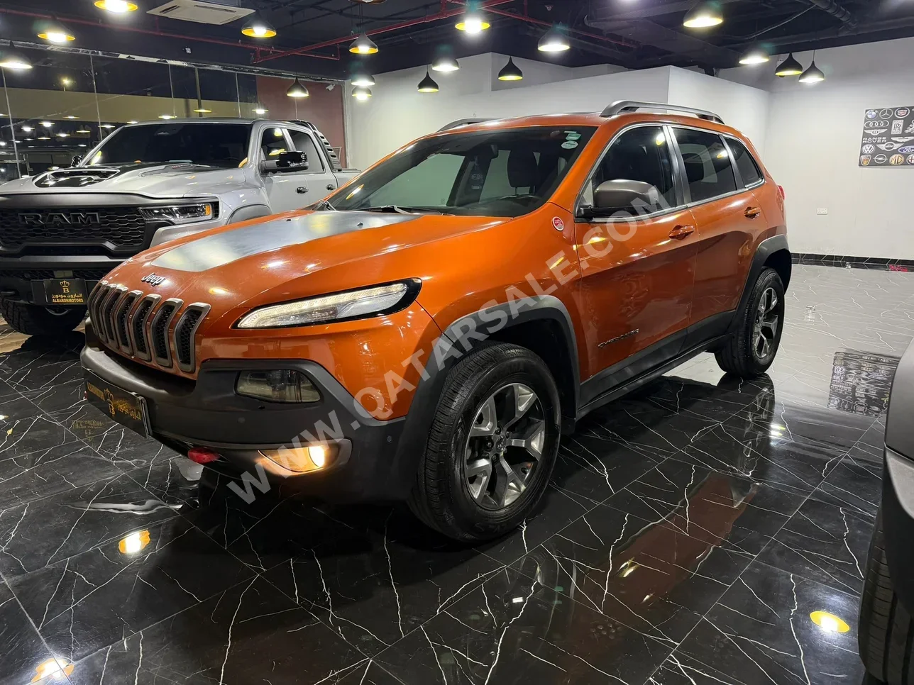 Jeep  Cherokee  TrailHawk  2015  Automatic  137,000 Km  4 Cylinder  Four Wheel Drive (4WD)  SUV  Orange