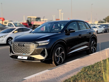 اودي  كيو 4  2025  اوتوماتيك  0 كم  0 سلندر  دفع خلفي  اس يو في  أسود