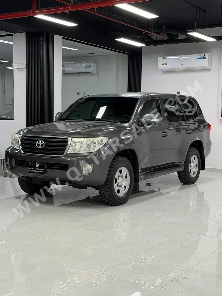 Toyota  Land Cruiser  G  2015  Automatic  388,000 Km  6 Cylinder  Four Wheel Drive (4WD)  SUV  Gray