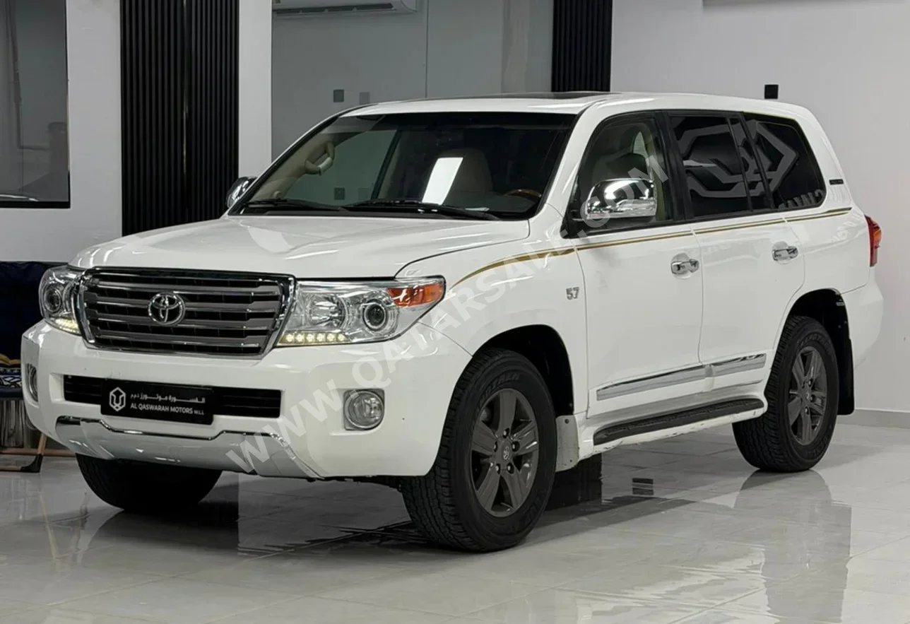 Toyota  Land Cruiser  VXR  2012  Automatic  410,000 Km  8 Cylinder  Four Wheel Drive (4WD)  SUV  White