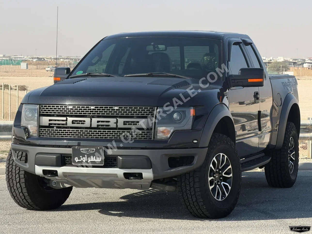 فورد رابتر أس في تي 2013 اوتوماتيك 27,000 كم 8 سلندر دفع رباعي بيكب أسود