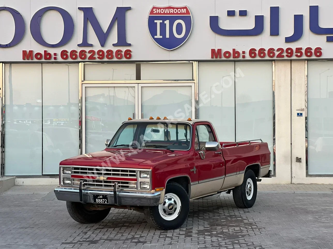 Chevrolet  Silverado  1985  Automatic  34,000 Km  8 Cylinder  Four Wheel Drive (4WD)  Pick Up  Red and Beige