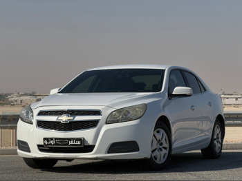 شفروليه  ماليبو  ال اس  2015  اوتوماتيك  180,000 كم  4 سلندر  سحب امامي  سيدان  أبيض