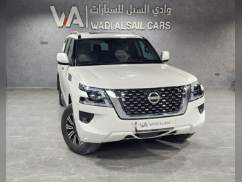 نيسان  باترول  تيتانيوم  2022  اوتوماتيك  107,000 كم  6 سلندر  دفع رباعي  اس يو في  أبيض