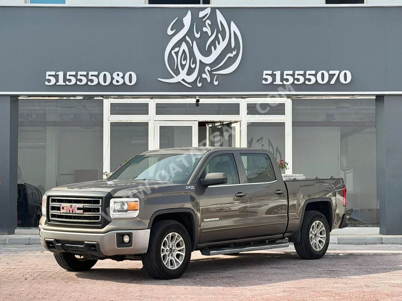 GMC  Sierra  SLE  2014  Automatic  420,000 Km  8 Cylinder  Four Wheel Drive (4WD)  Pick Up  Brown