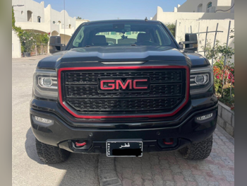 GMC  Sierra  Denali  2017  Automatic  80,000 Km  8 Cylinder  Four Wheel Drive (4WD)  Pick Up  Black