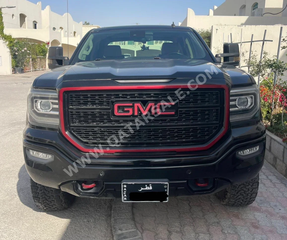 GMC Sierra Denali 2017 Automatic 80,000 Km 8 Cylinder Four Wheel Drive (4WD) Pick Up Black