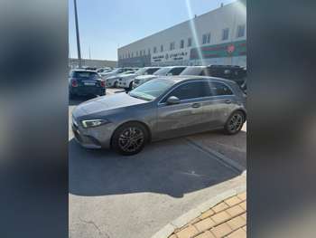 مرسيدس - بنز  ايه - كلاس  200  2020  اوتوماتيك  124,000 كم  4 سلندر  دفع خلفي  سيدان  رمادي