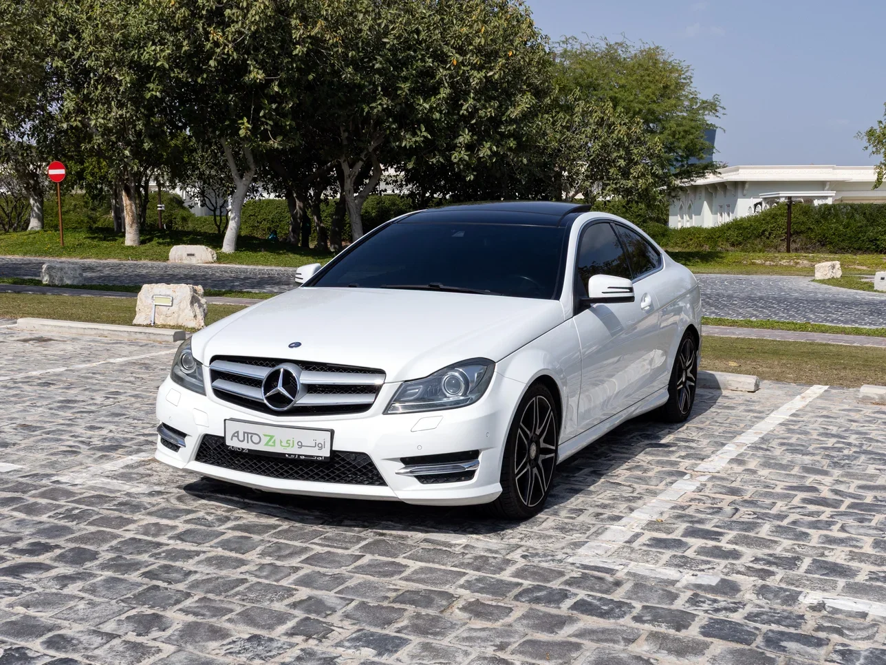مرسيدس - بنز  سي - كلاس  250 AMG  2014  اوتوماتيك  139,000 كم  4 سلندر  دفع خلفي  كوبيه \ سبورت  أبيض
