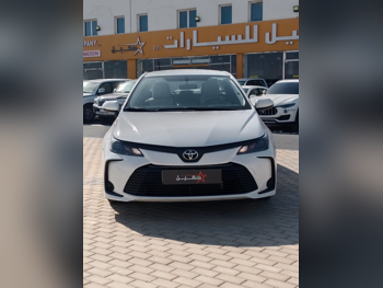 تويوتا  كورولا  اكس ال اي  2023  اوتوماتيك  229,000 كم  4 سلندر  سحب امامي  سيدان  أبيض