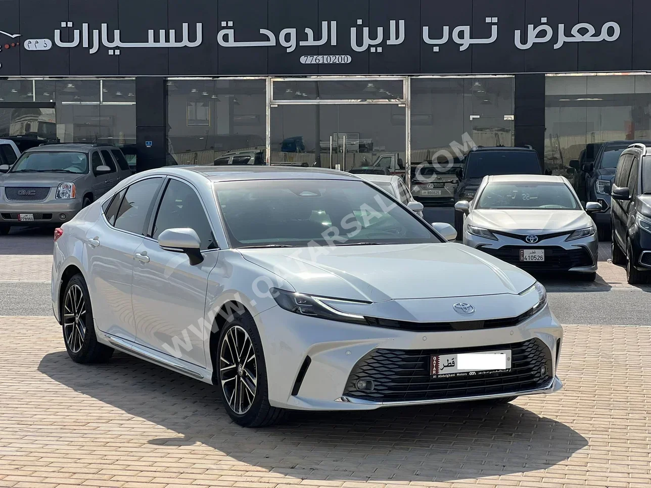 Toyota  Camry  GLE  2025  Automatic  22,000 Km  4 Cylinder  Front Wheel Drive (FWD)  Sedan  White  With Warranty