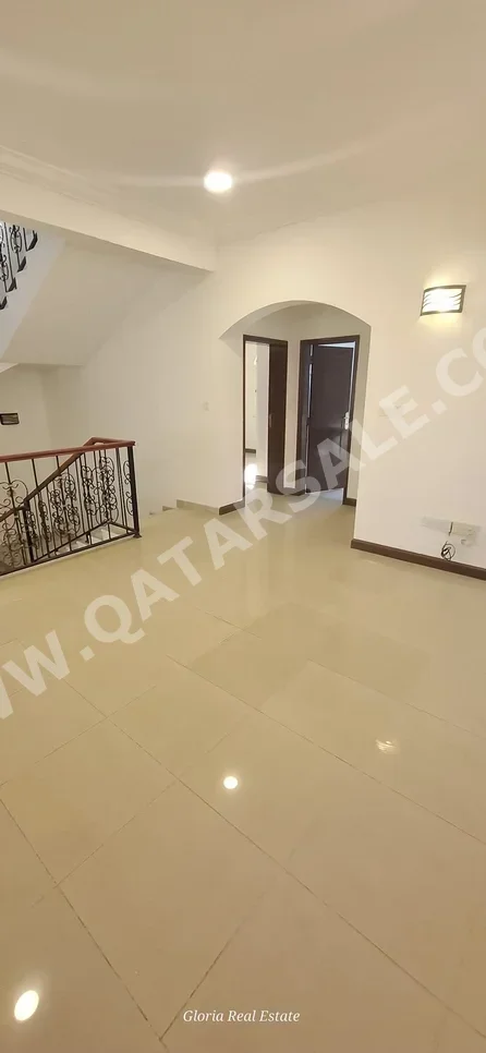 سكن عائلي  - غير مفروشة  - الدوحة  - الثمامة  - 4 غرف نوم