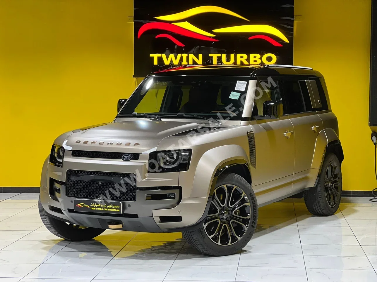 Land Rover  Defender  Octa  2025  Automatic  420 Km  8 Cylinder  Four Wheel Drive (4WD)  SUV  Gold  With Warranty