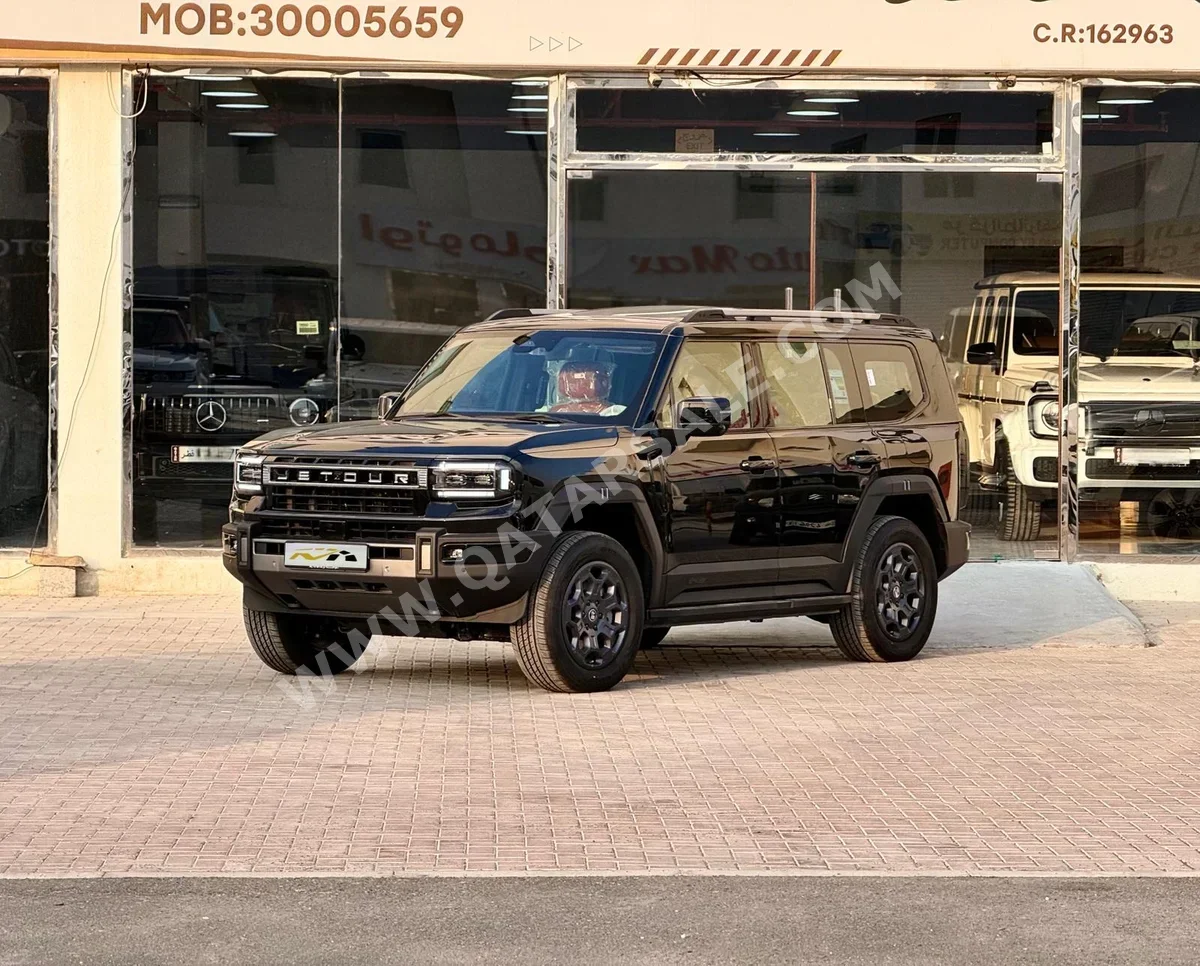 Jetour G700 luxury 2026 Automatic 0 Km 4 Cylinder Four Wheel Drive (4WD) SUV Black With Warranty