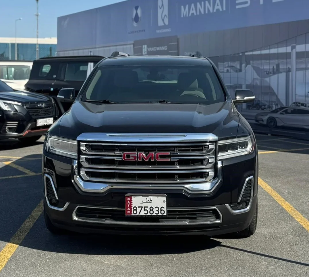 جي ام سي  اكاديا  4 سلندر  إس يو في 4 في 4  ذهبي  2023